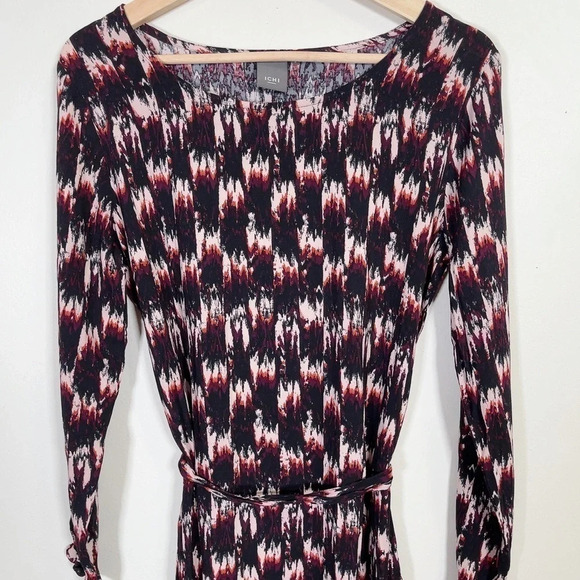 ICHI | BELTED  MARLENE DRESS - Picture 2 of 14